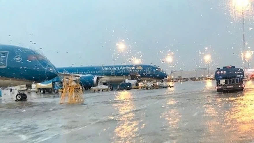 Vietnam Airlines cancels and reschedules flights due to typhoon Fengshen